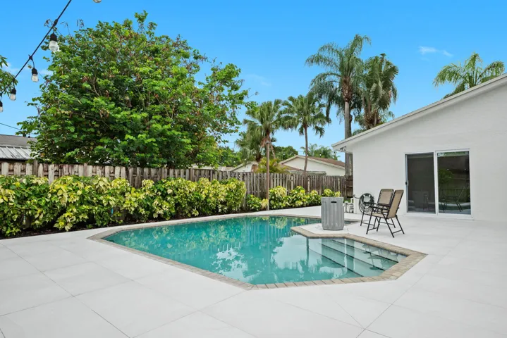 23-web-or-mls-561-sw-168th-terrace