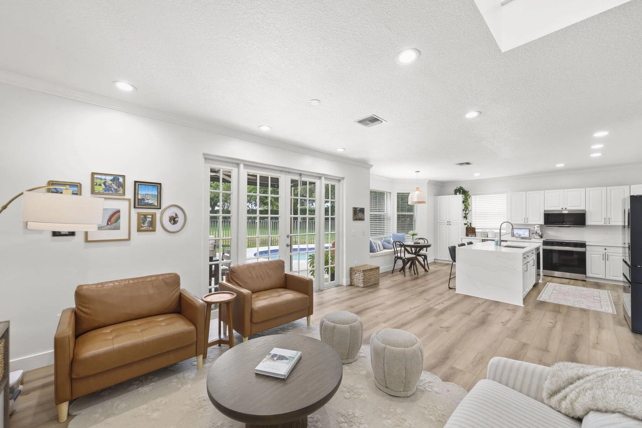 7518 Oak Grove Circle - 16.jpg-SMALL