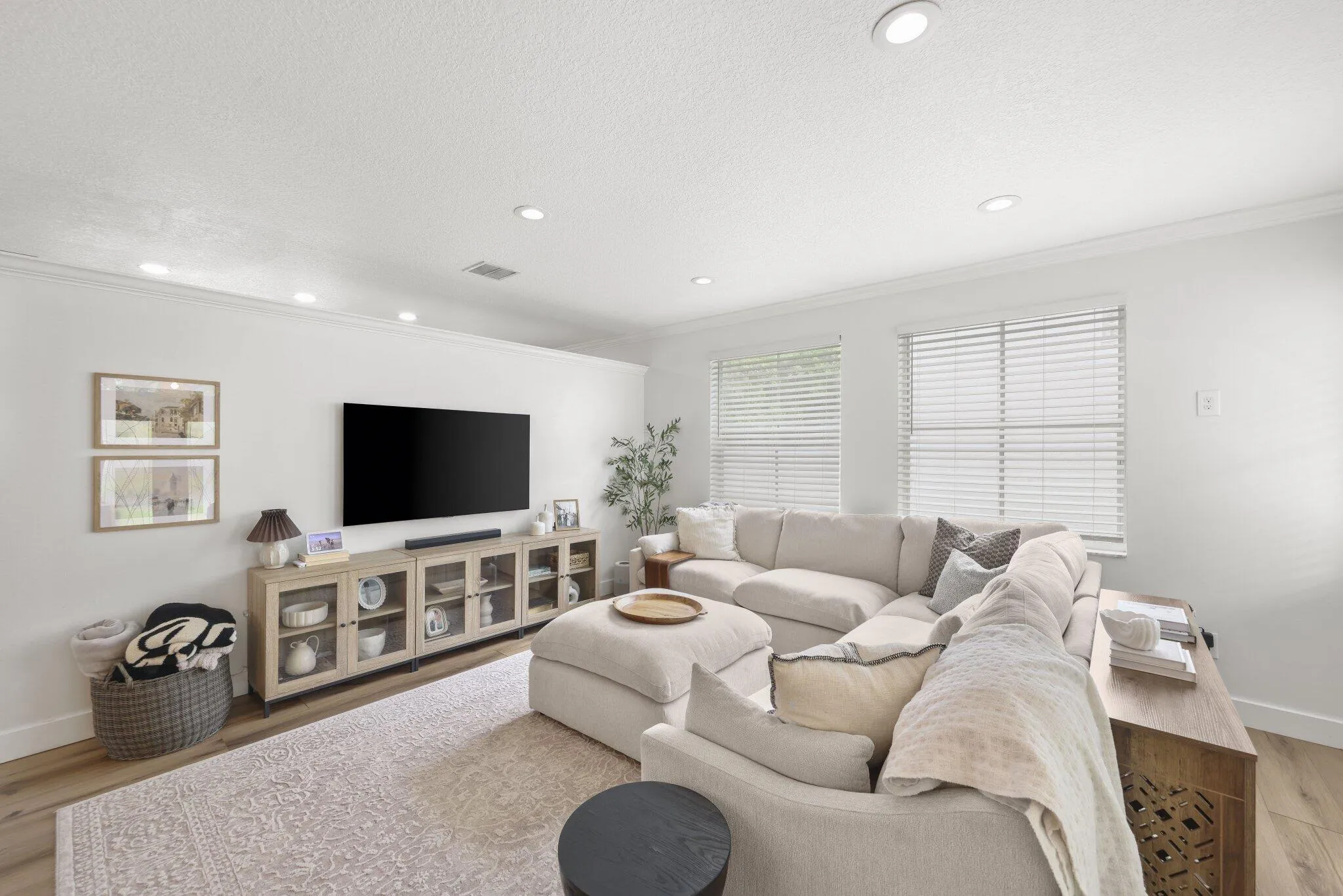 7518 Oak Grove Circle - 6.jpg-SMALL
