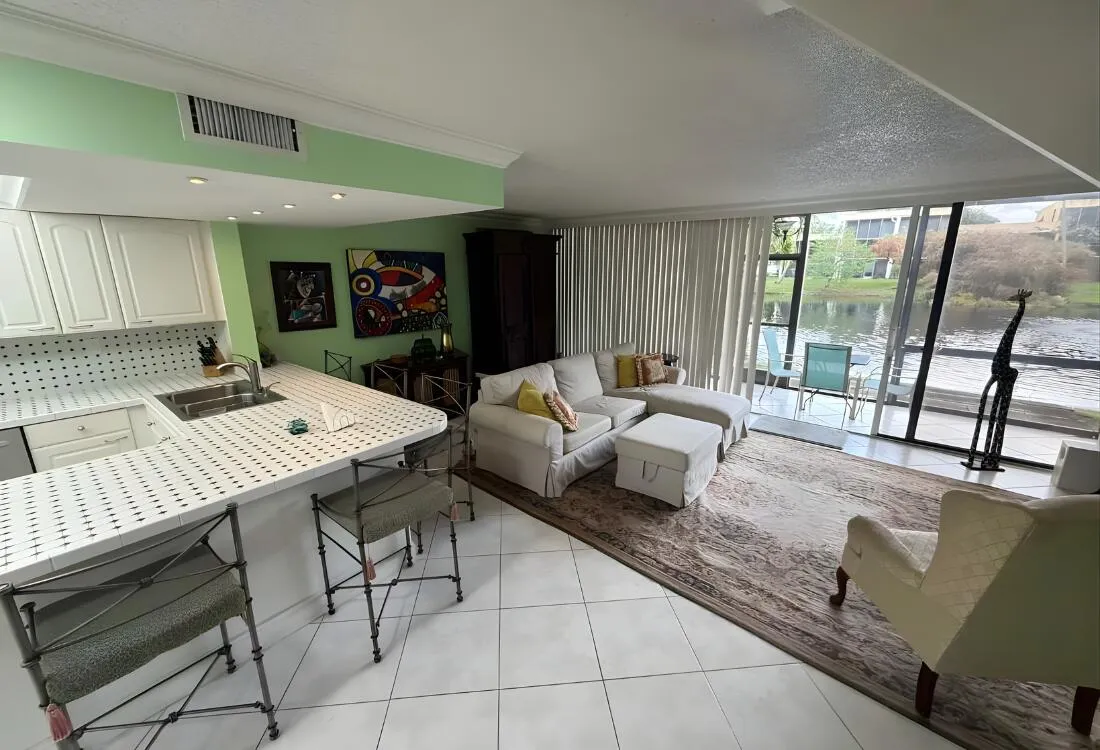 Kitchen/living room