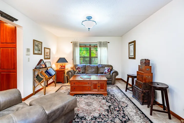 Additional sitting room