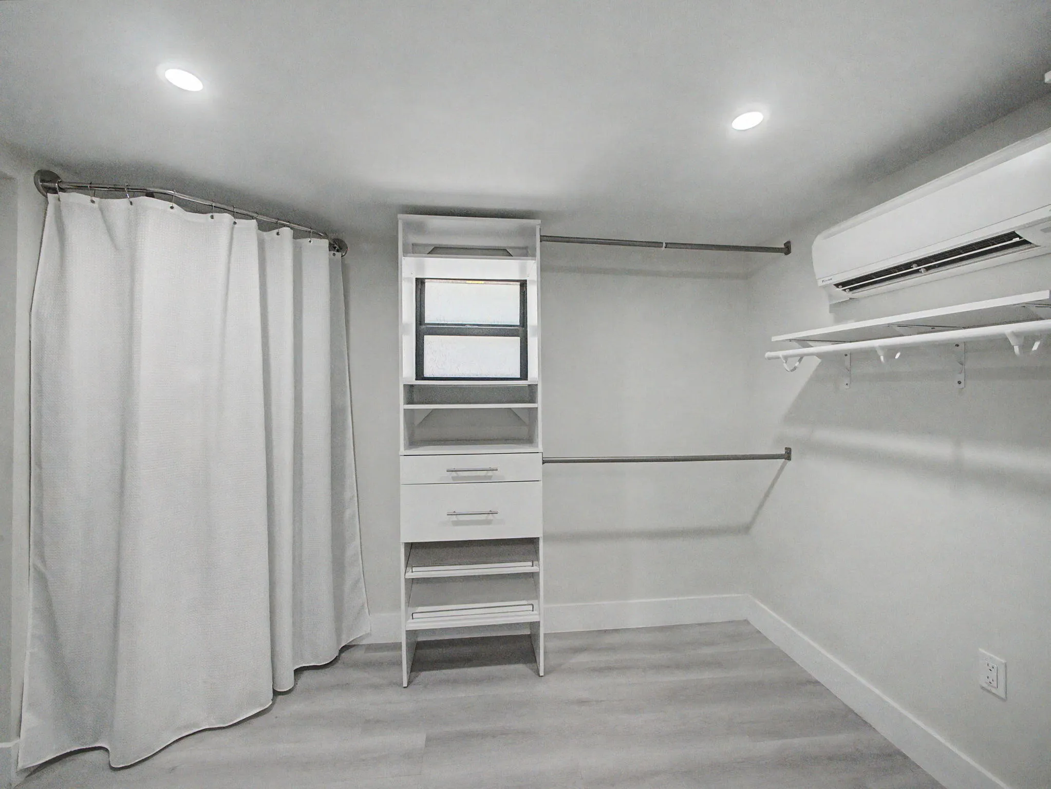Walk in Closet