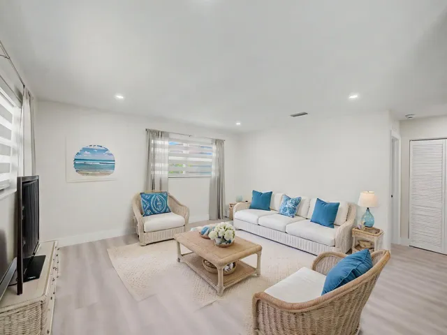 Virtually Staged Livingroom