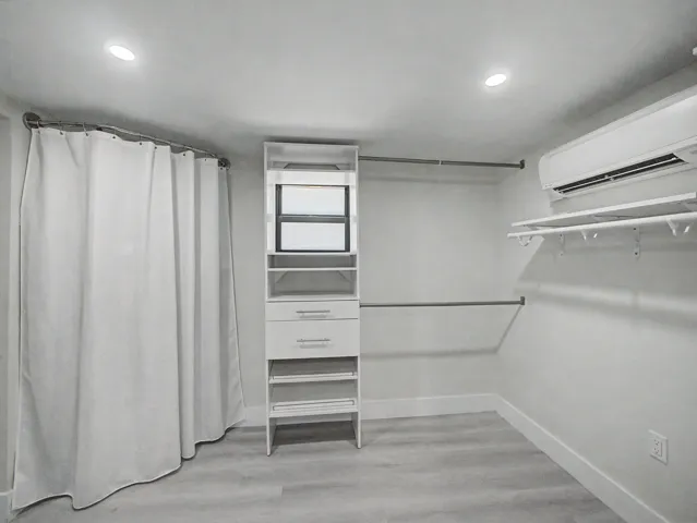 Walk in Closet