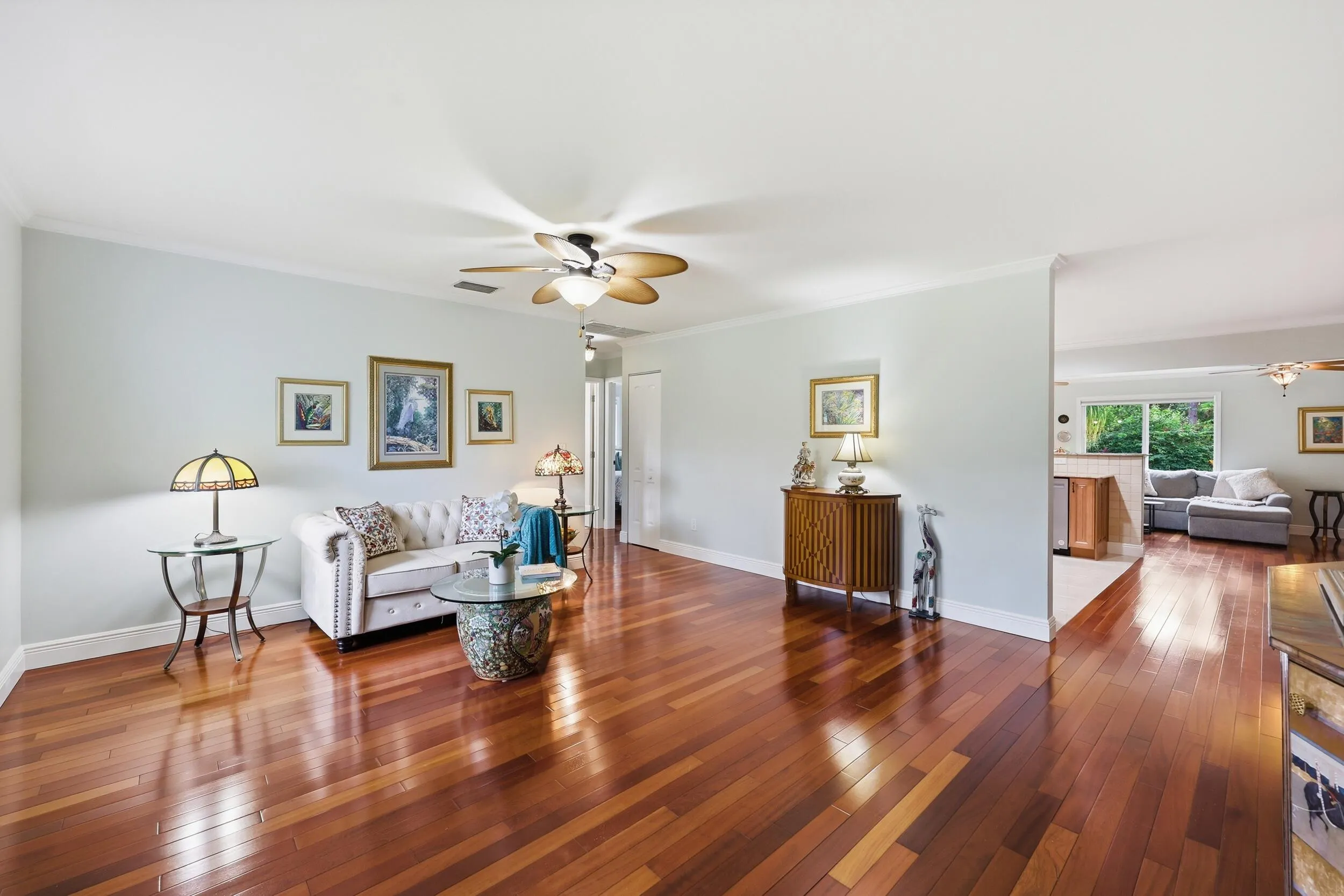 LIVING RM
