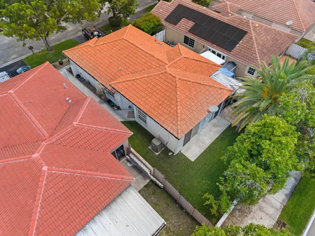 Enclosed yard for pets