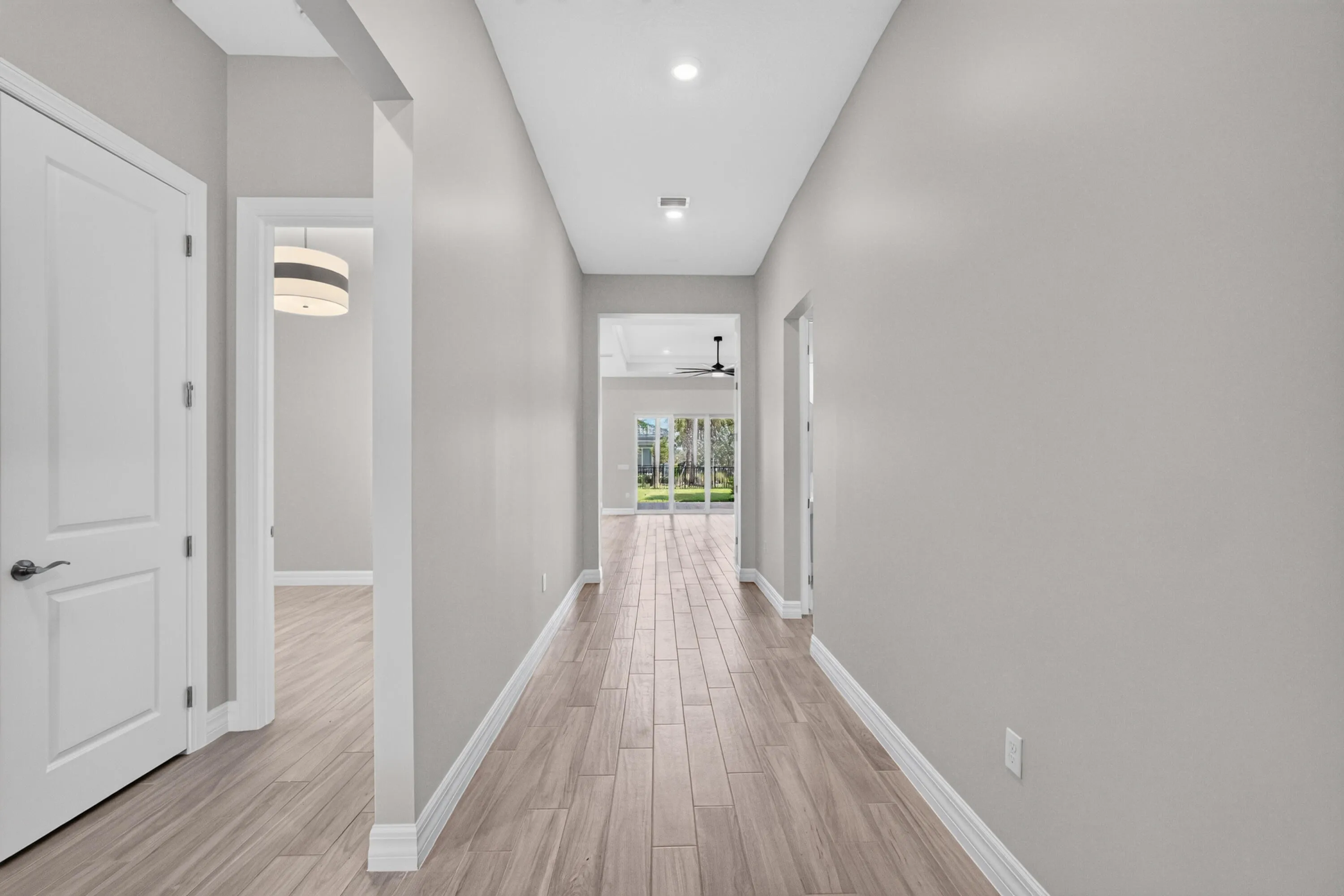 ENTRANCE FOYER