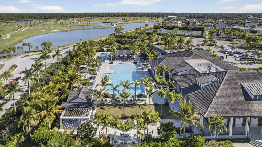 AVENIR CLUBHOUSE