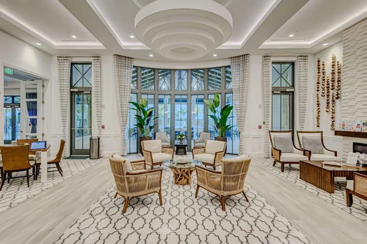 CLUBHOUSE LOUNGE