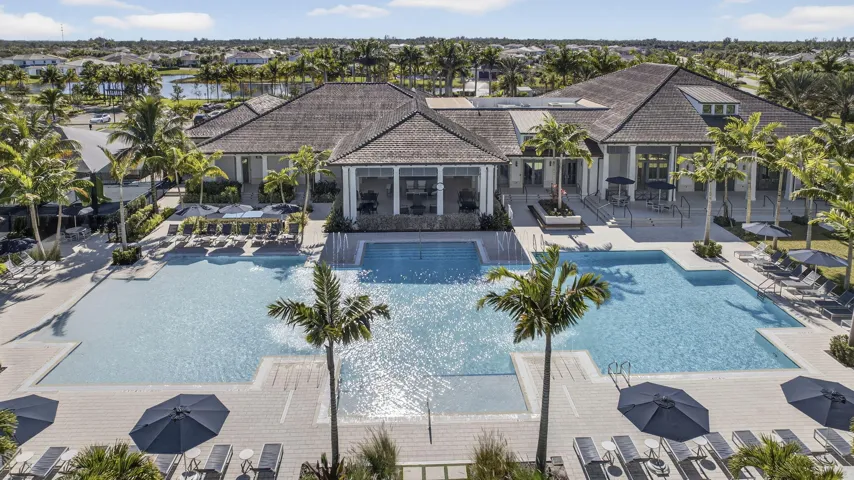 CLUBHOUSE POOL