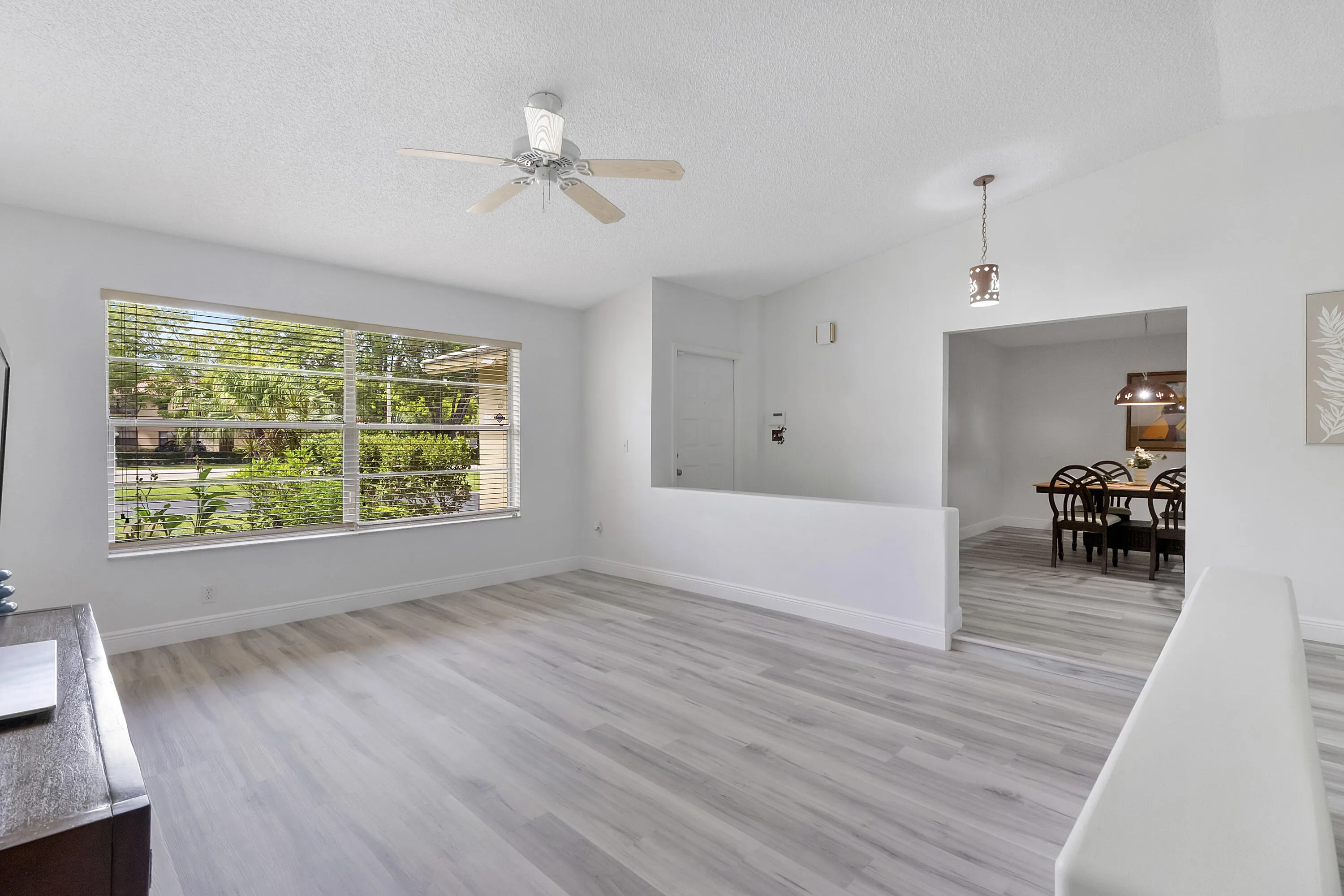 11454 Nw 41st St_015