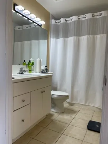 BATHROOOM
