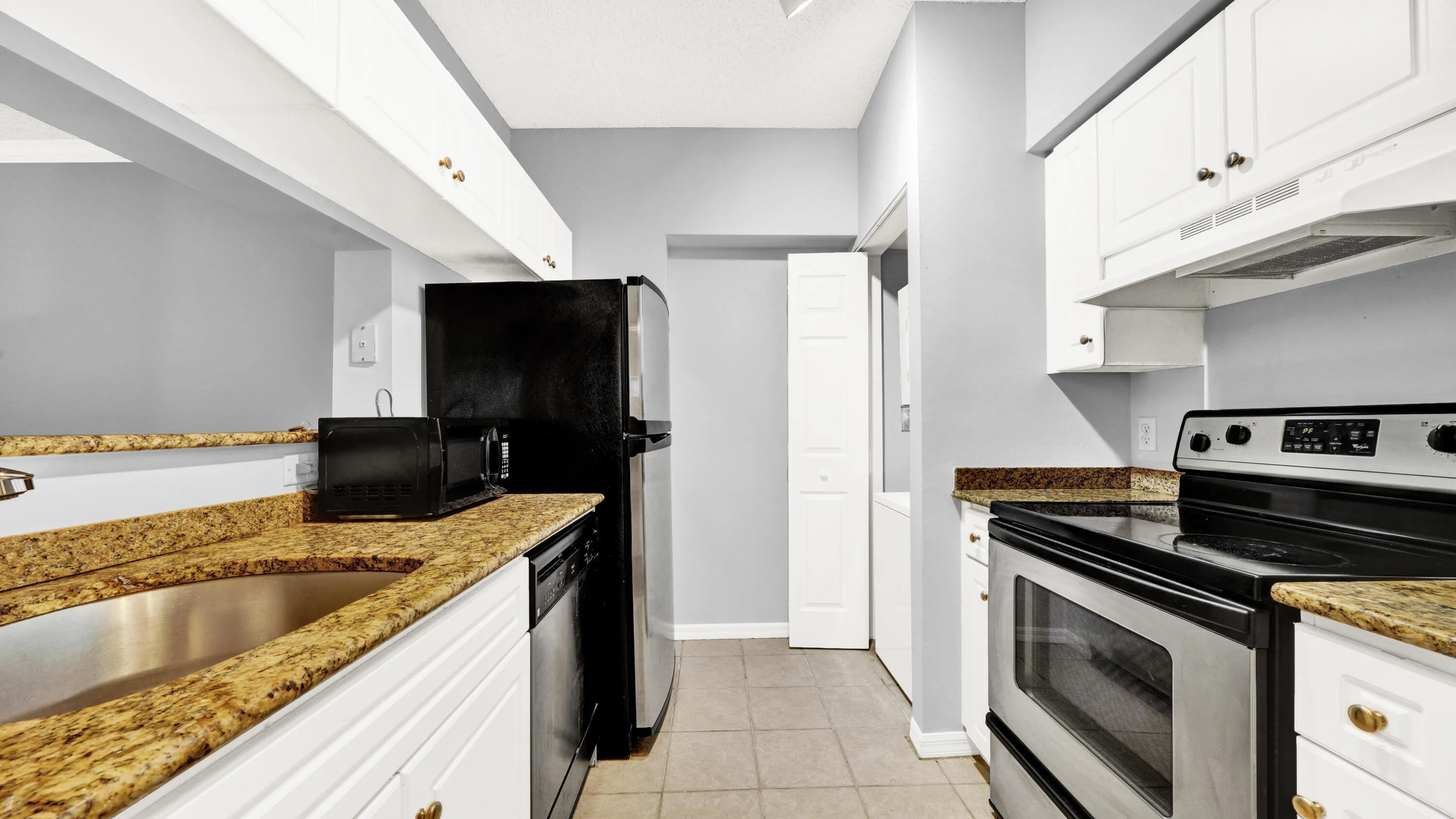 Kitchen (2)