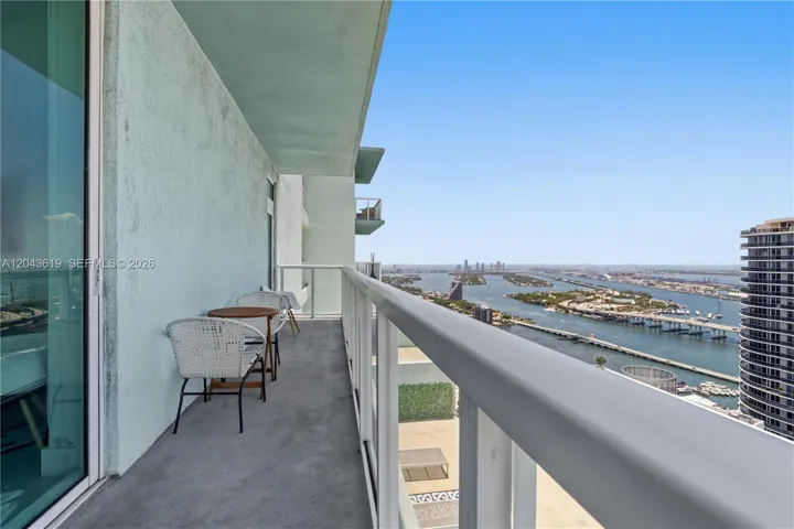 balcony