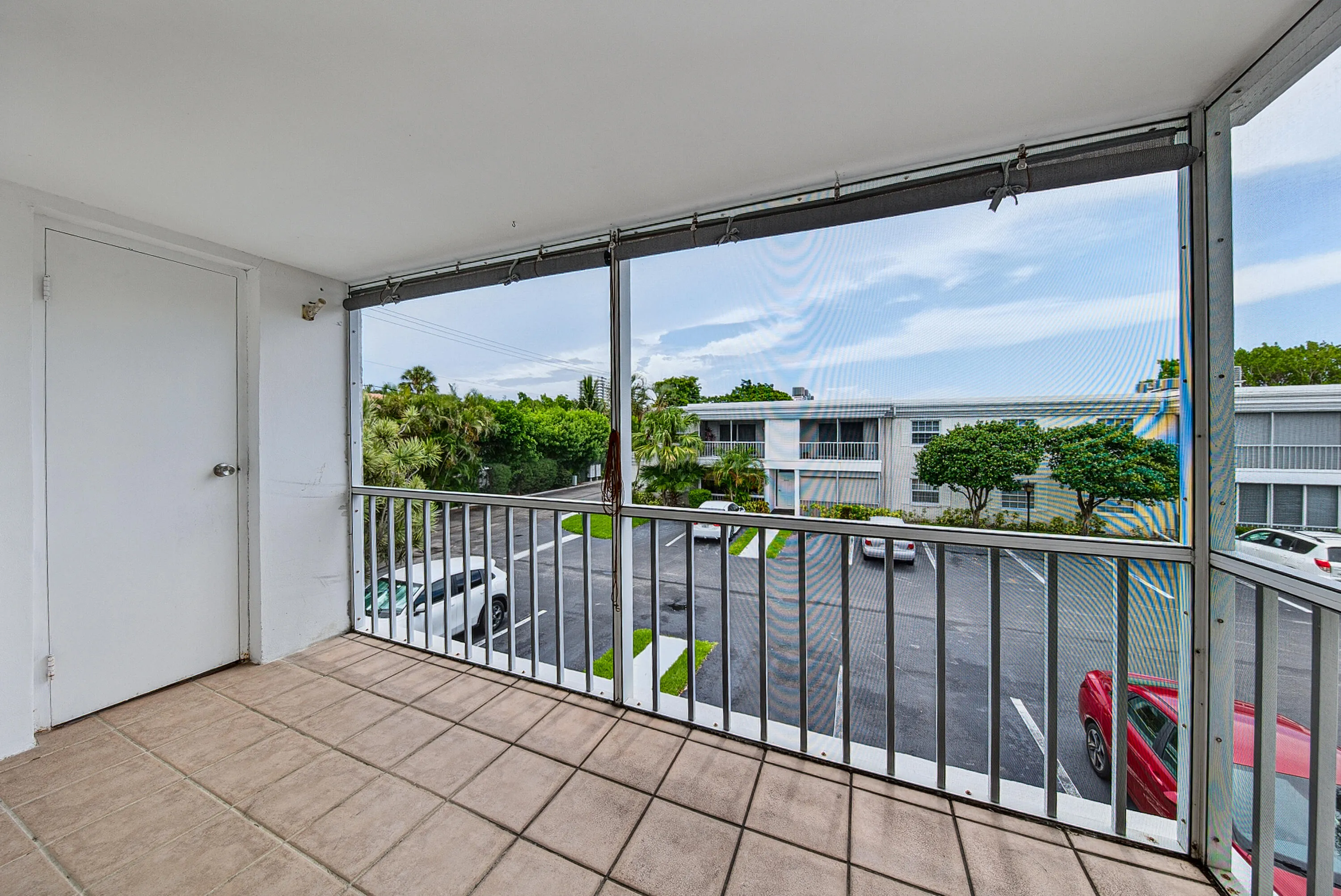 Spacious Screened Patio