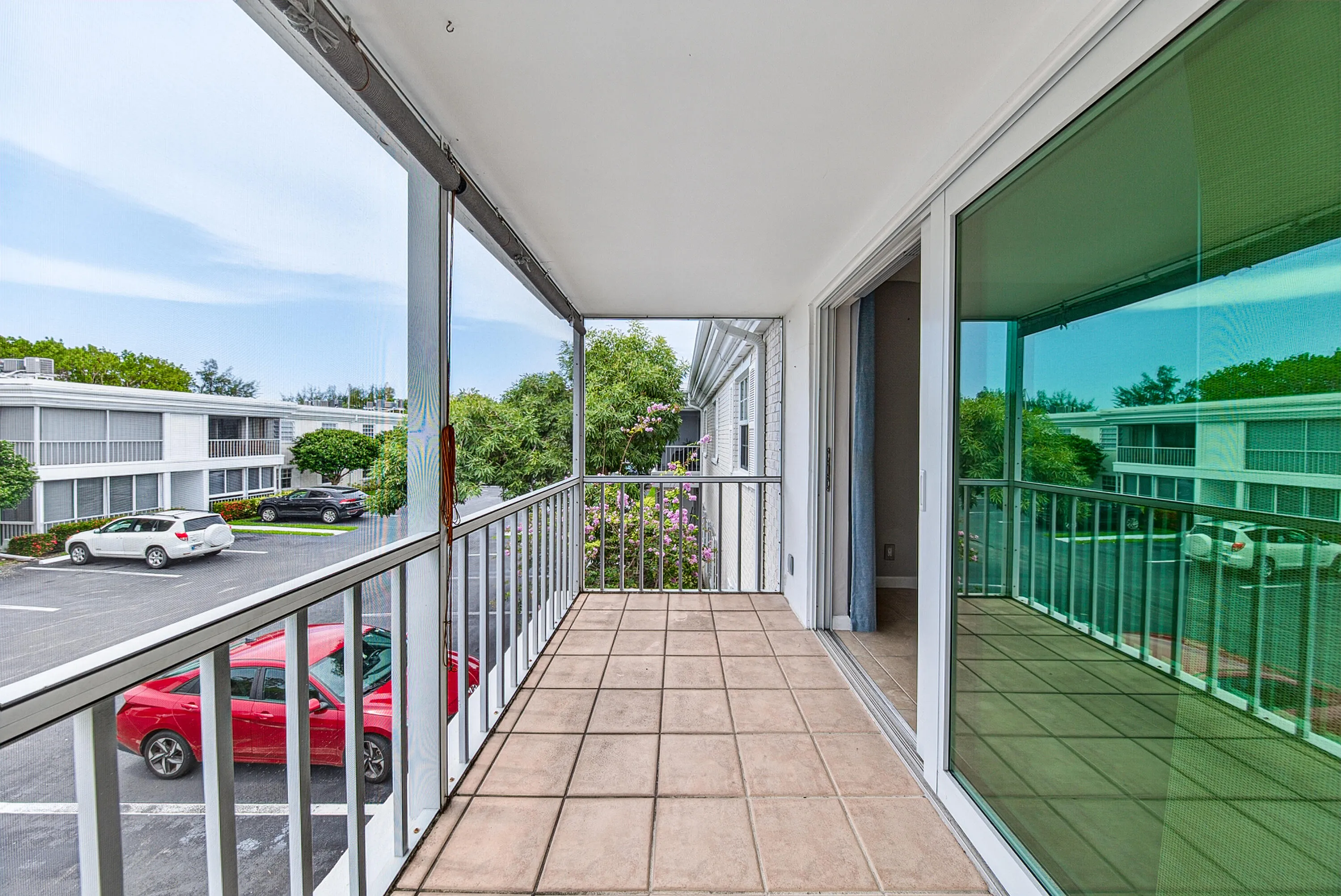 Spacious Screened Patio