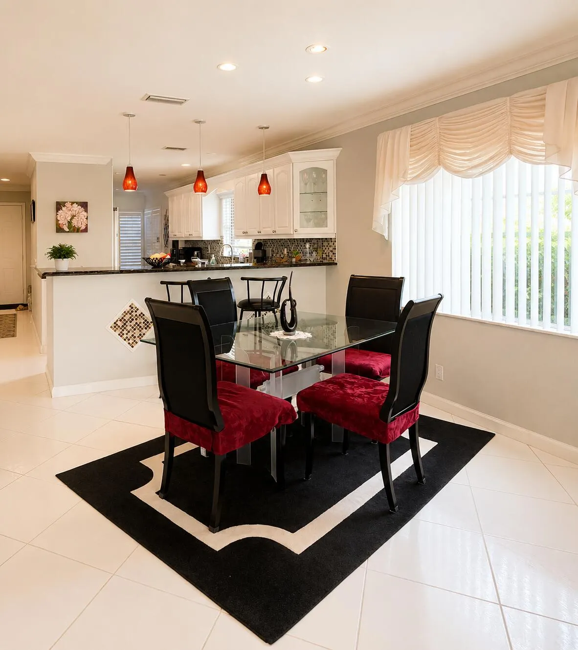 7. Dining area