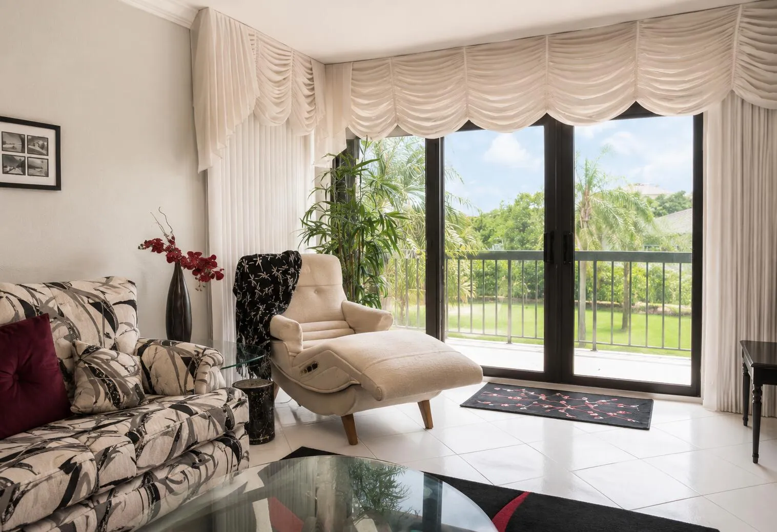 5. Balcony access& gardenview