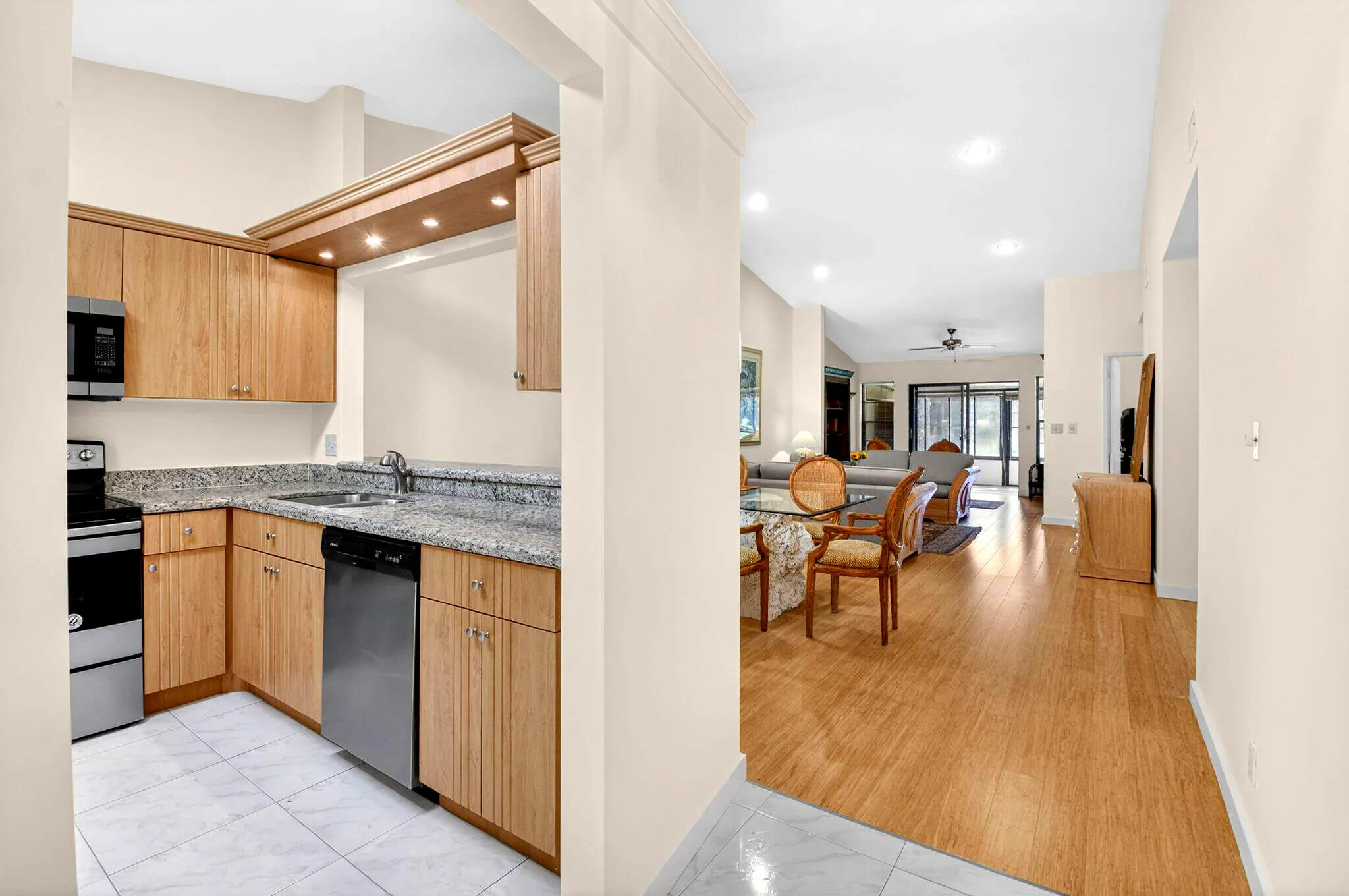Kitchen dining