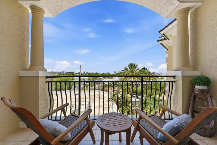 private master balcony