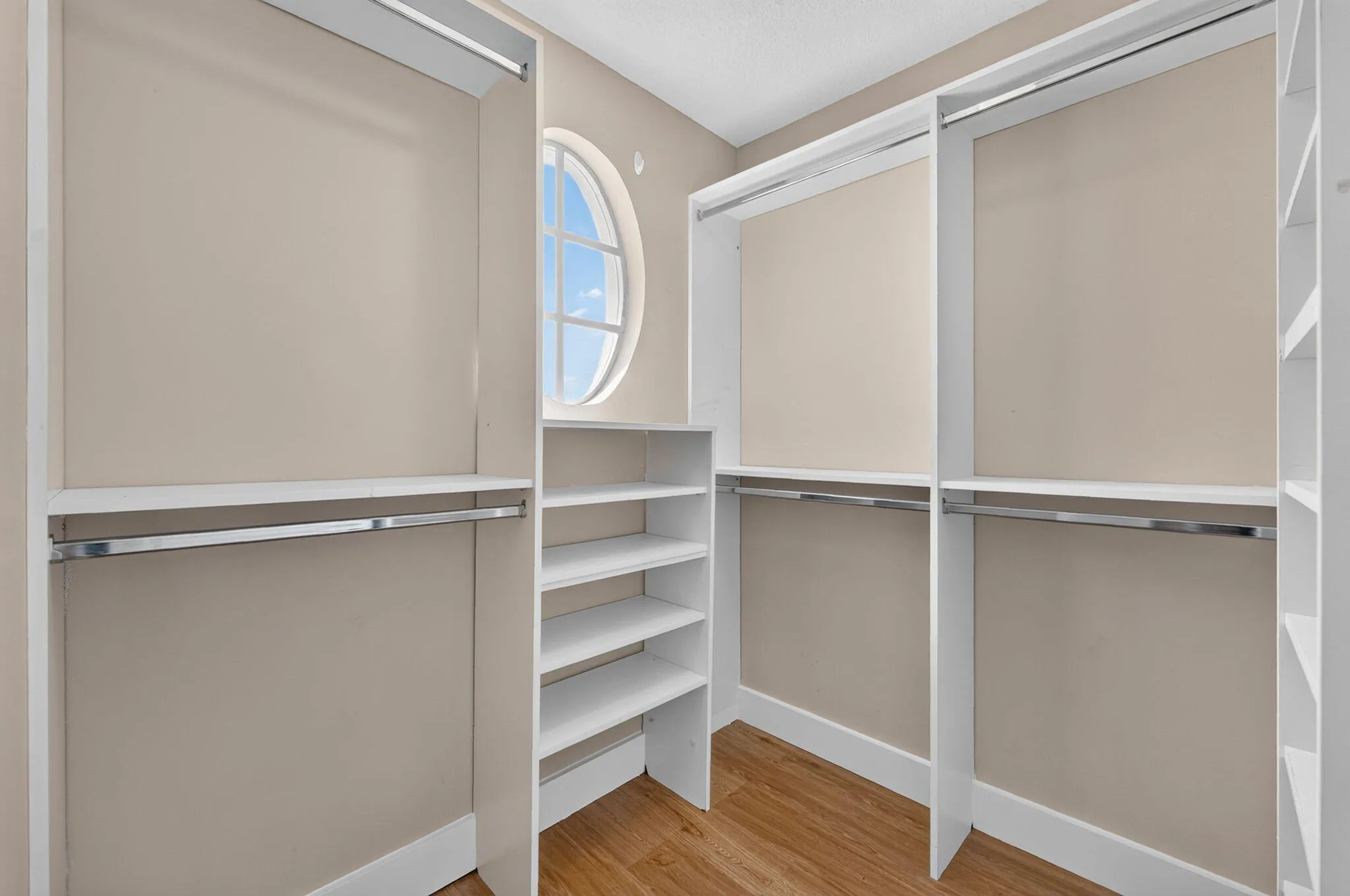 Walk-in Closet