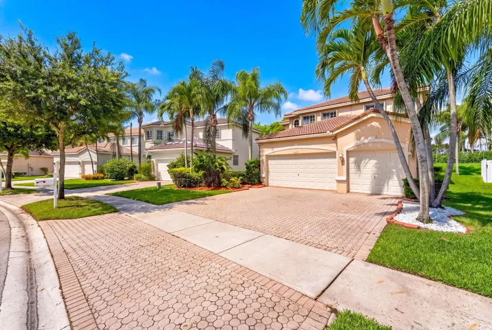 3-web-or-mls-Exterior_DSC02163_hf4k