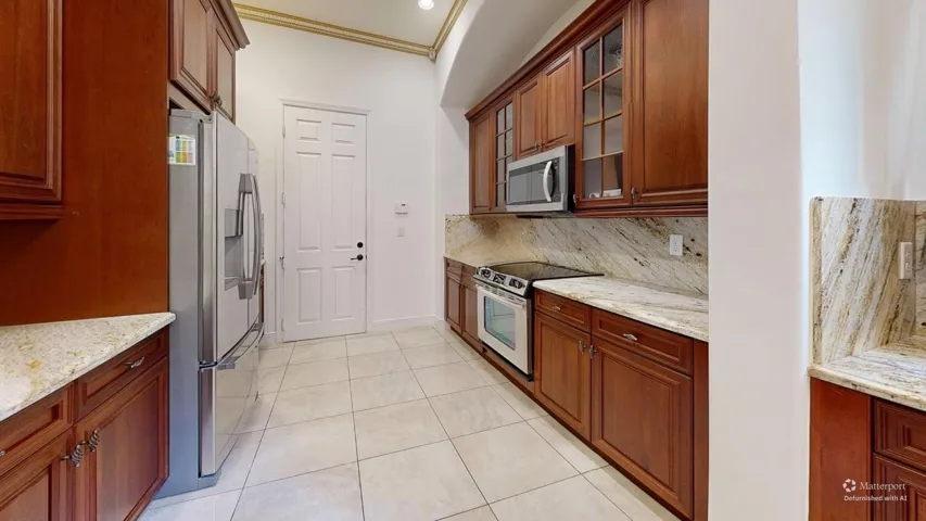 3686-NW-85Th-Ter-Kitchen-Defurnished