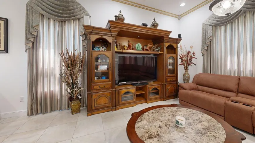 3686-NW-85Th-Ter-Living-Room 3