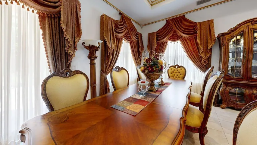3686-NW-85Th-Ter-Dining-Room 1