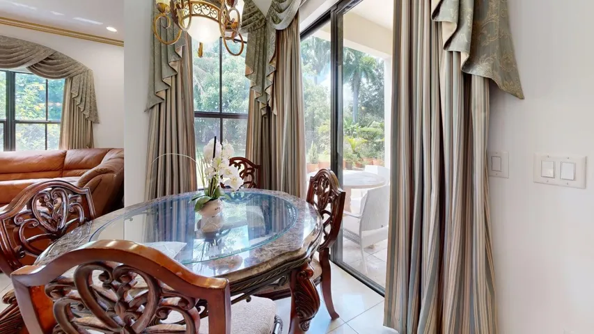 3686-NW-85Th-Ter-Dining-Room