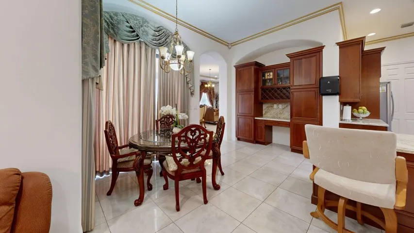 3686-NW-85Th-Ter-Dining-Room 2
