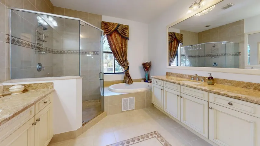 3686-NW-85Th-Ter-Bathroom