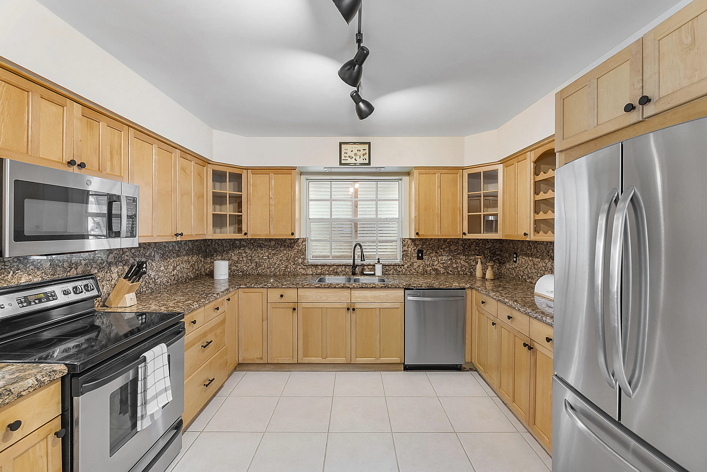 2601 Ne 7th St_029