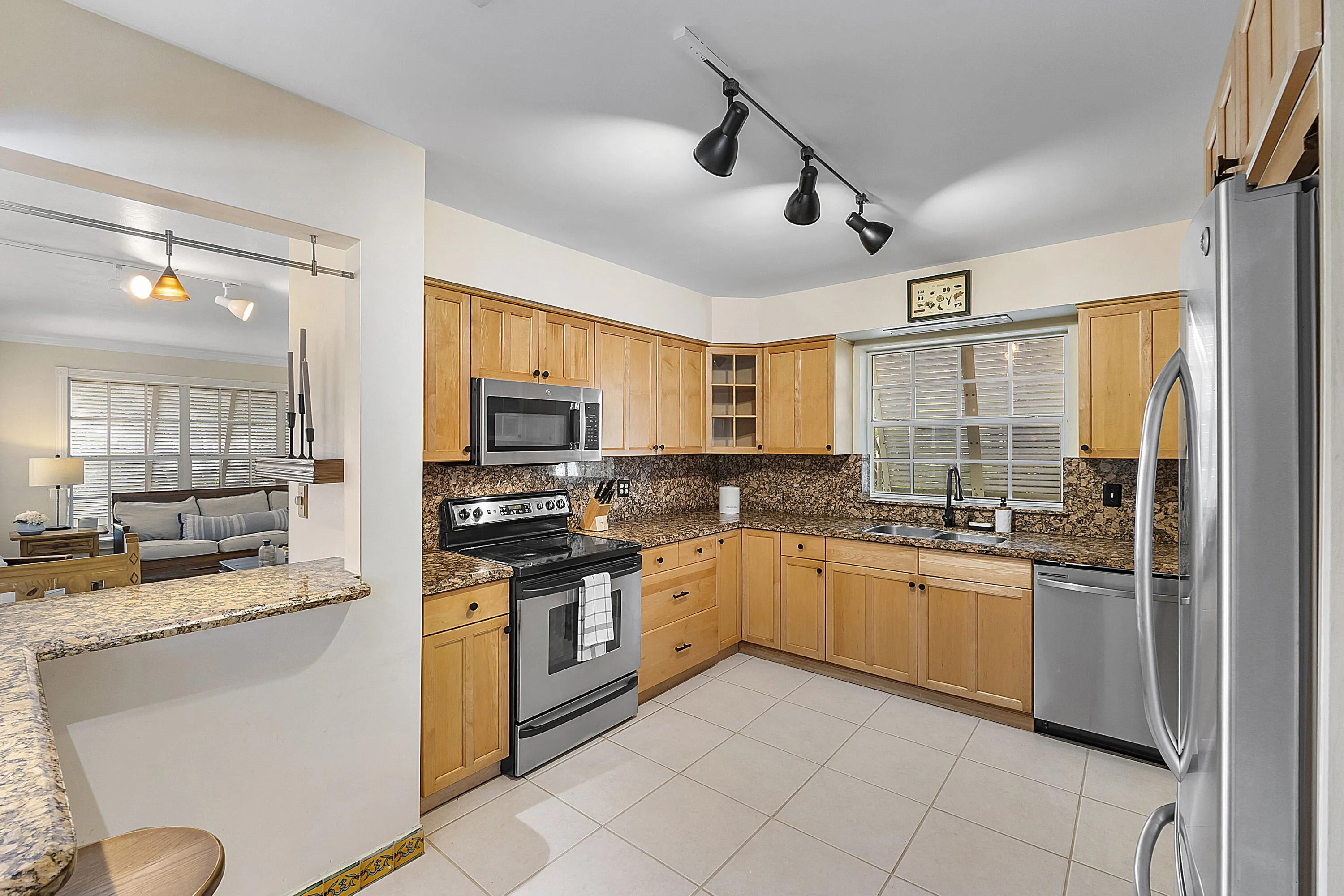 2601 Ne 7th St_028