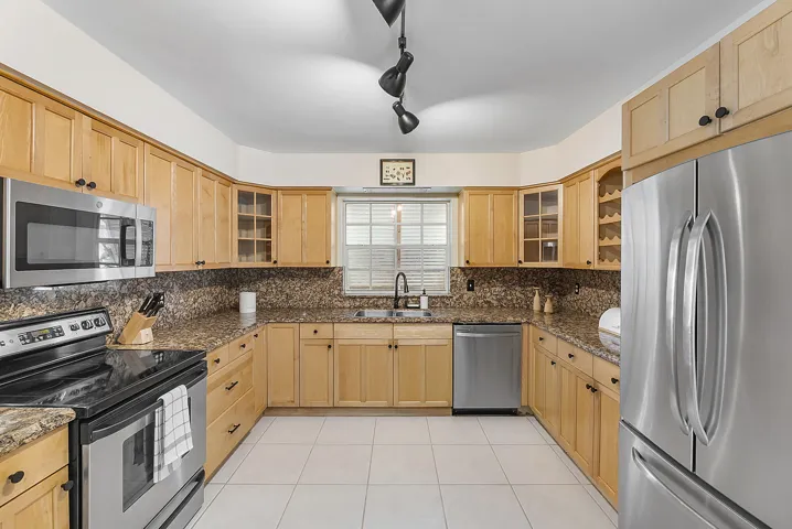 2601 Ne 7th St_029