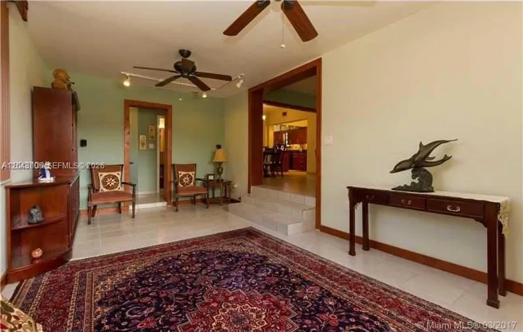 Extra Family/Living Room