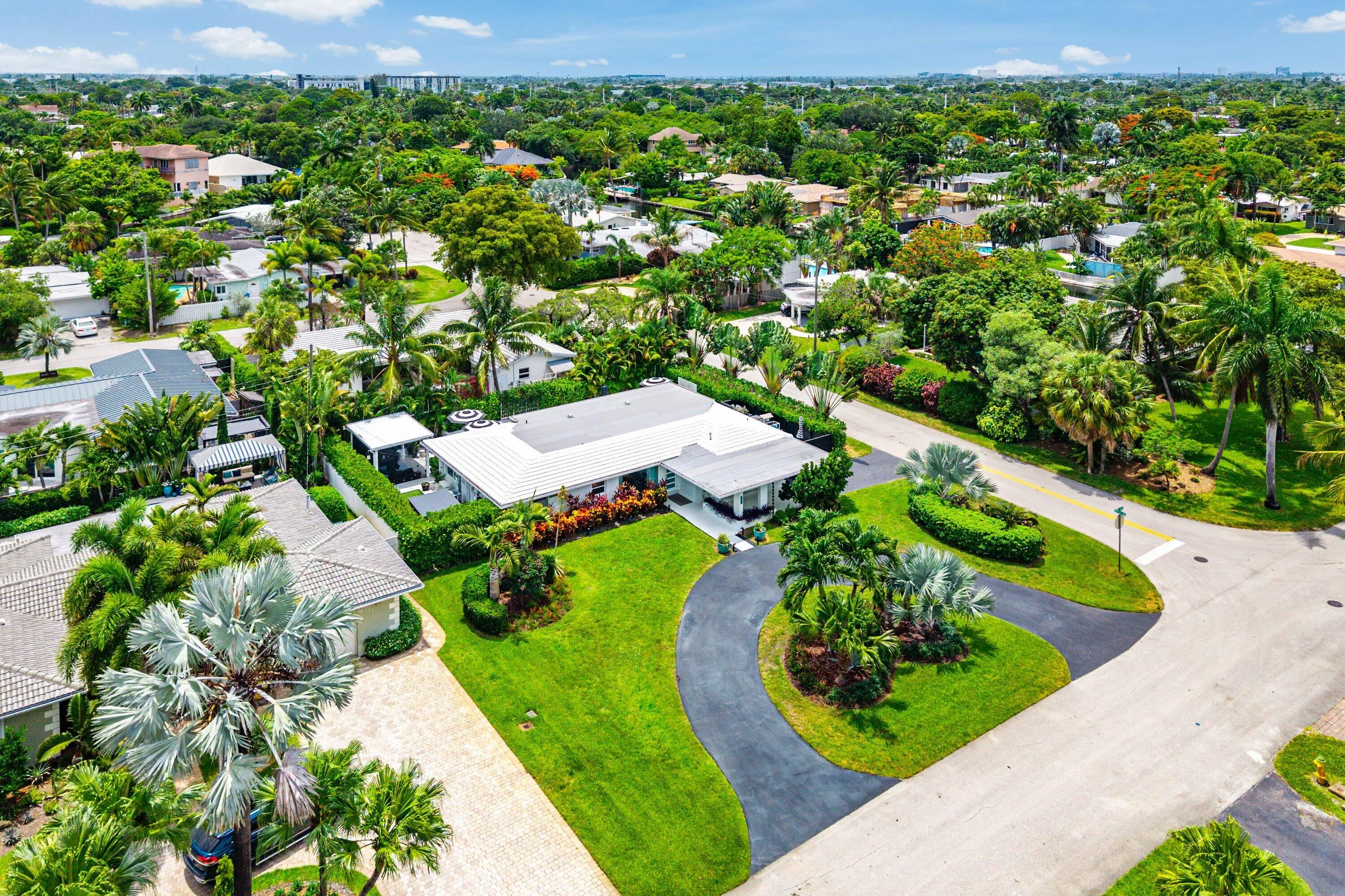 045-3481Northeast18thAvenue-OaklandPark-