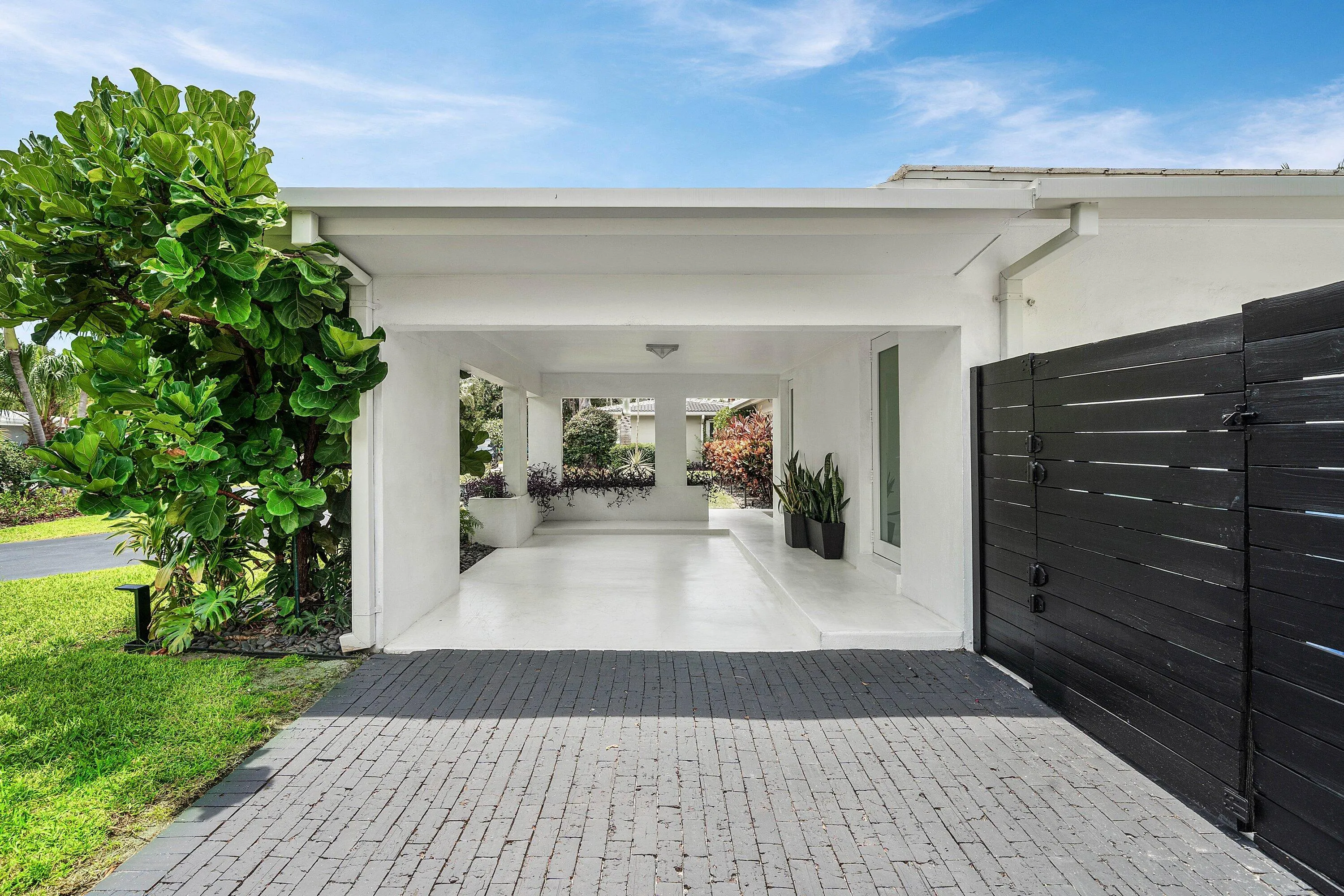 005-3481Northeast18thAvenue-OaklandPark-
