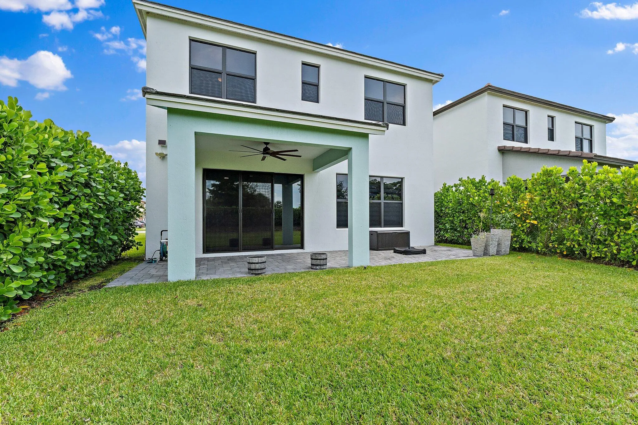 047-16378SeaTurtlePl-WestPalmBeach-SMALL