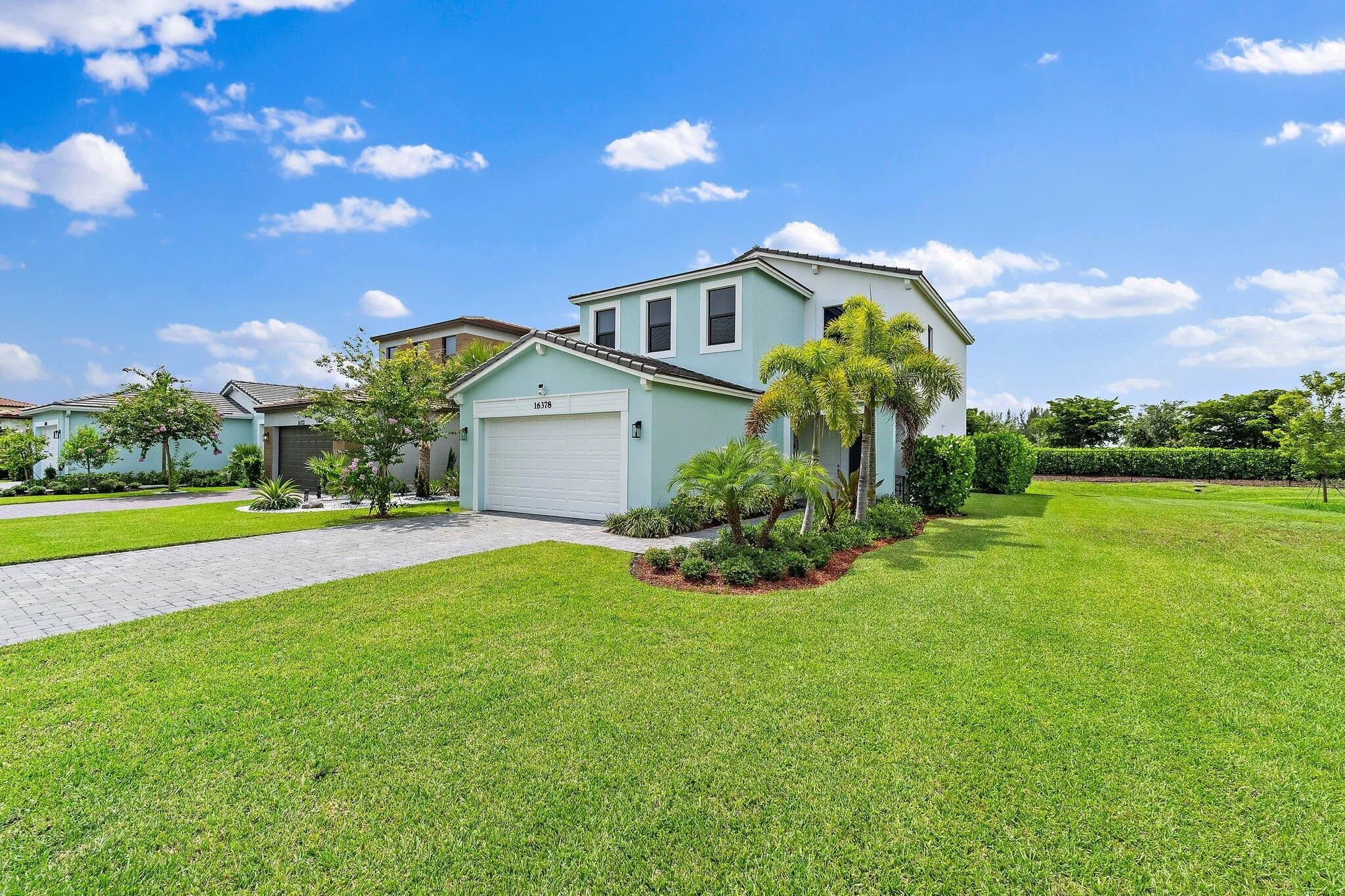 004-16378SeaTurtlePl-WestPalmBeach-SMALL