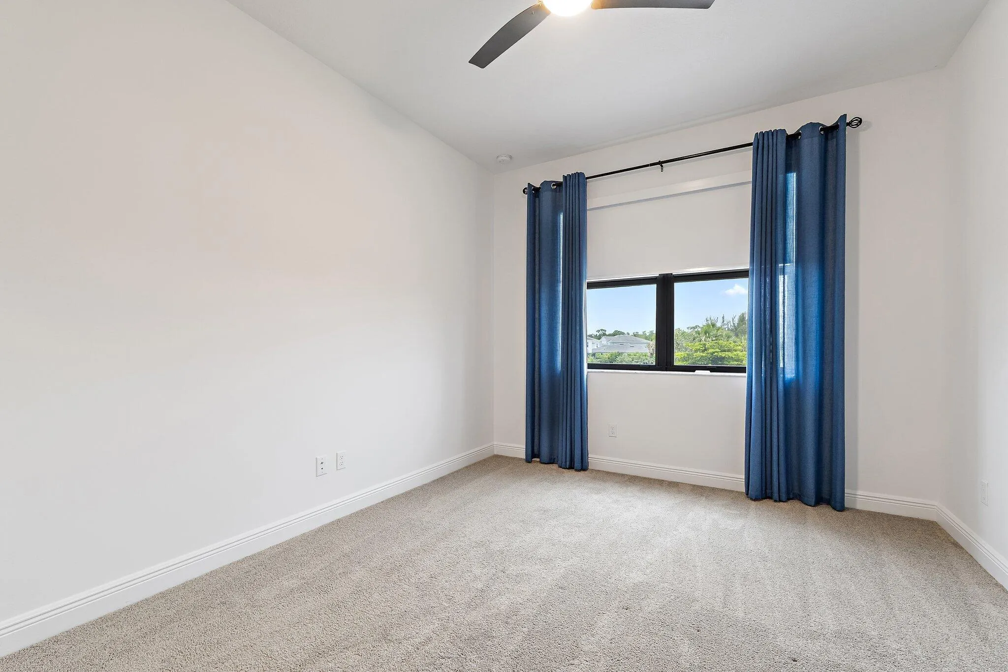 041-16378SeaTurtlePl-WestPalmBeach-SMALL