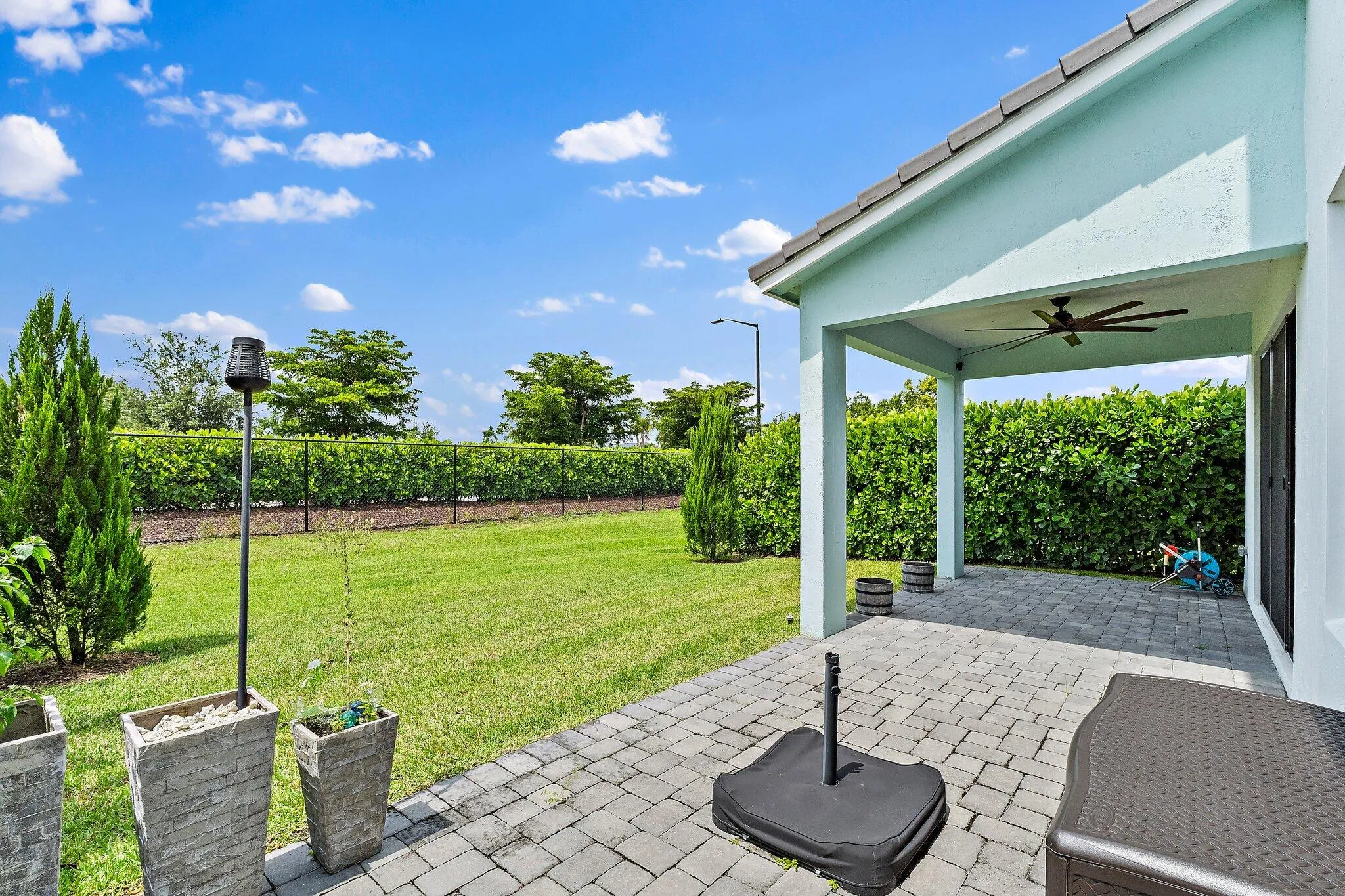 044-16378SeaTurtlePl-WestPalmBeach-SMALL