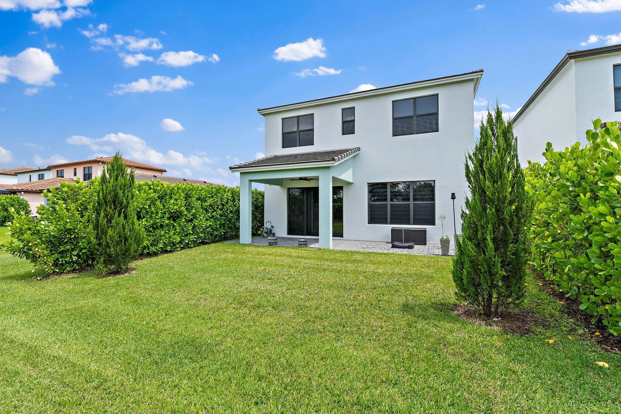 045-16378SeaTurtlePl-WestPalmBeach-SMALL