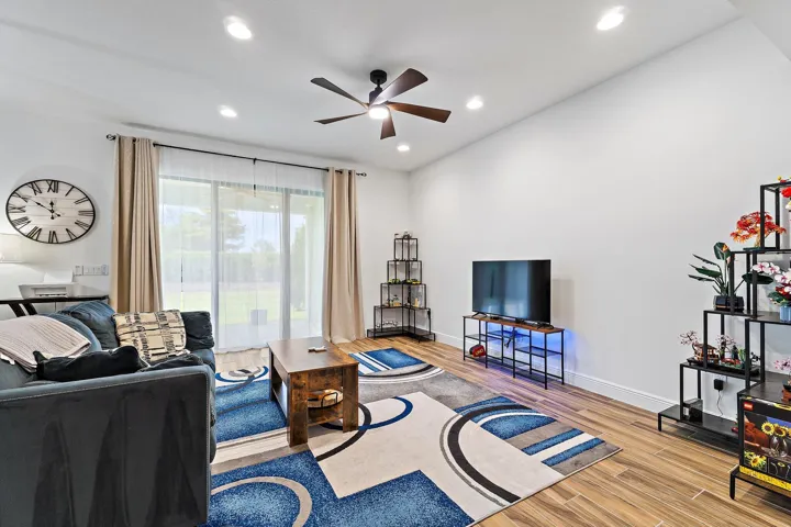 014-16378SeaTurtlePl-WestPalmBeach-SMALL