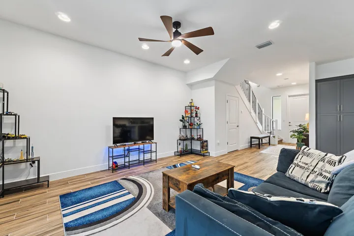 018-16378SeaTurtlePl-WestPalmBeach-SMALL