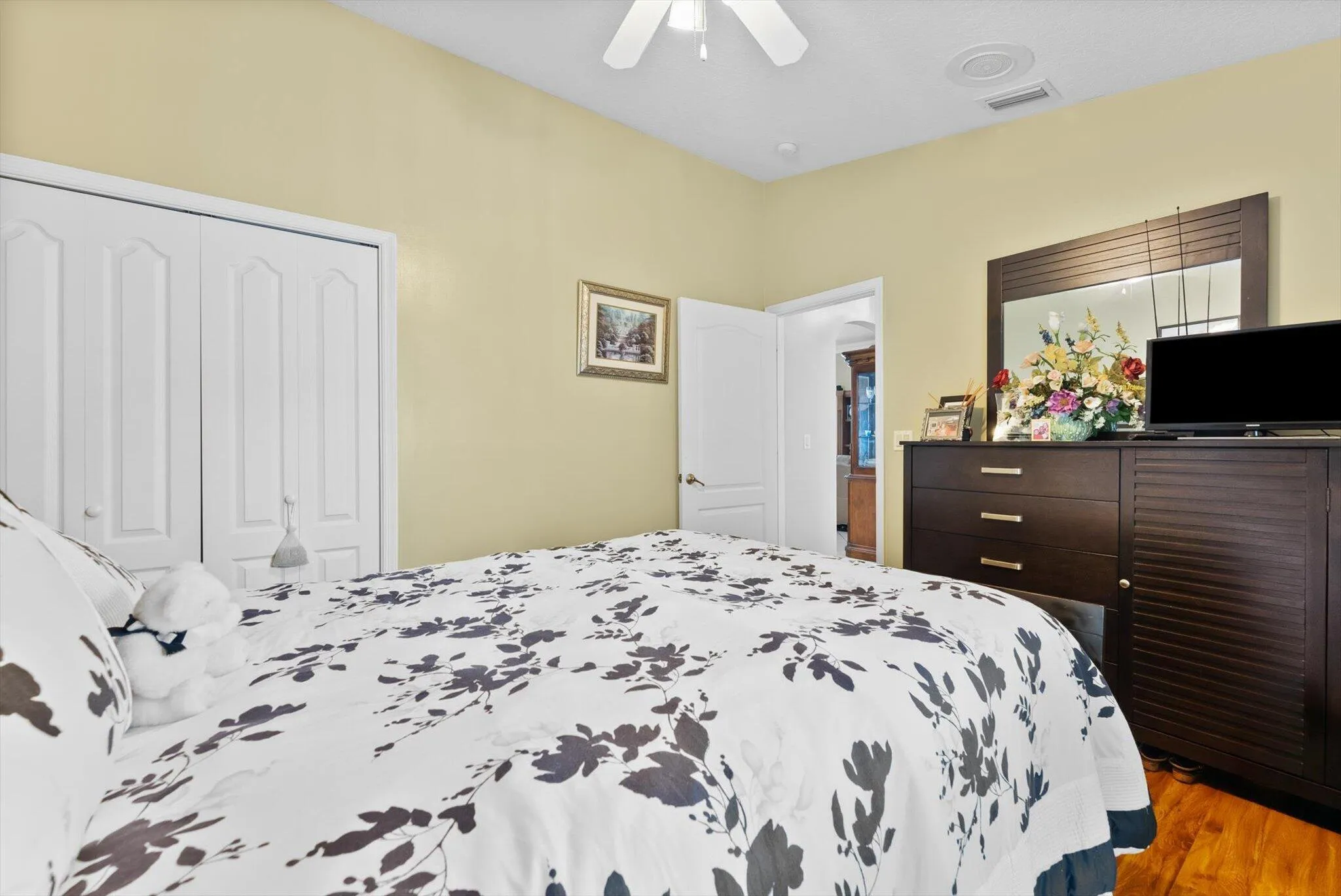 guest bedroom 1