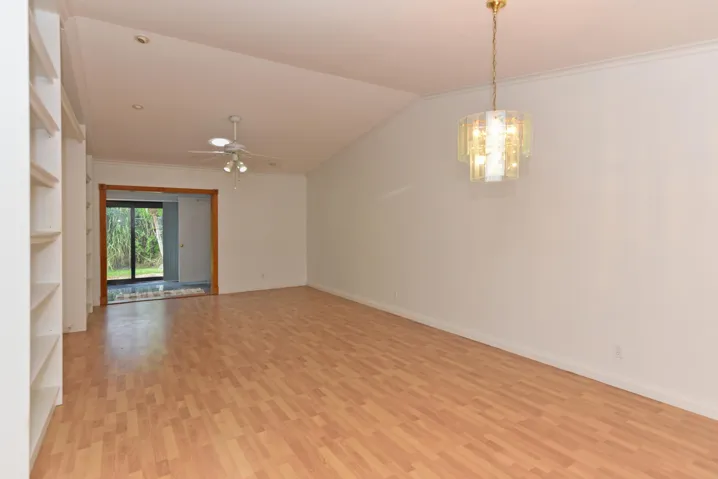 2641 Gately Dr W_1701_Jody Coltogirone_1