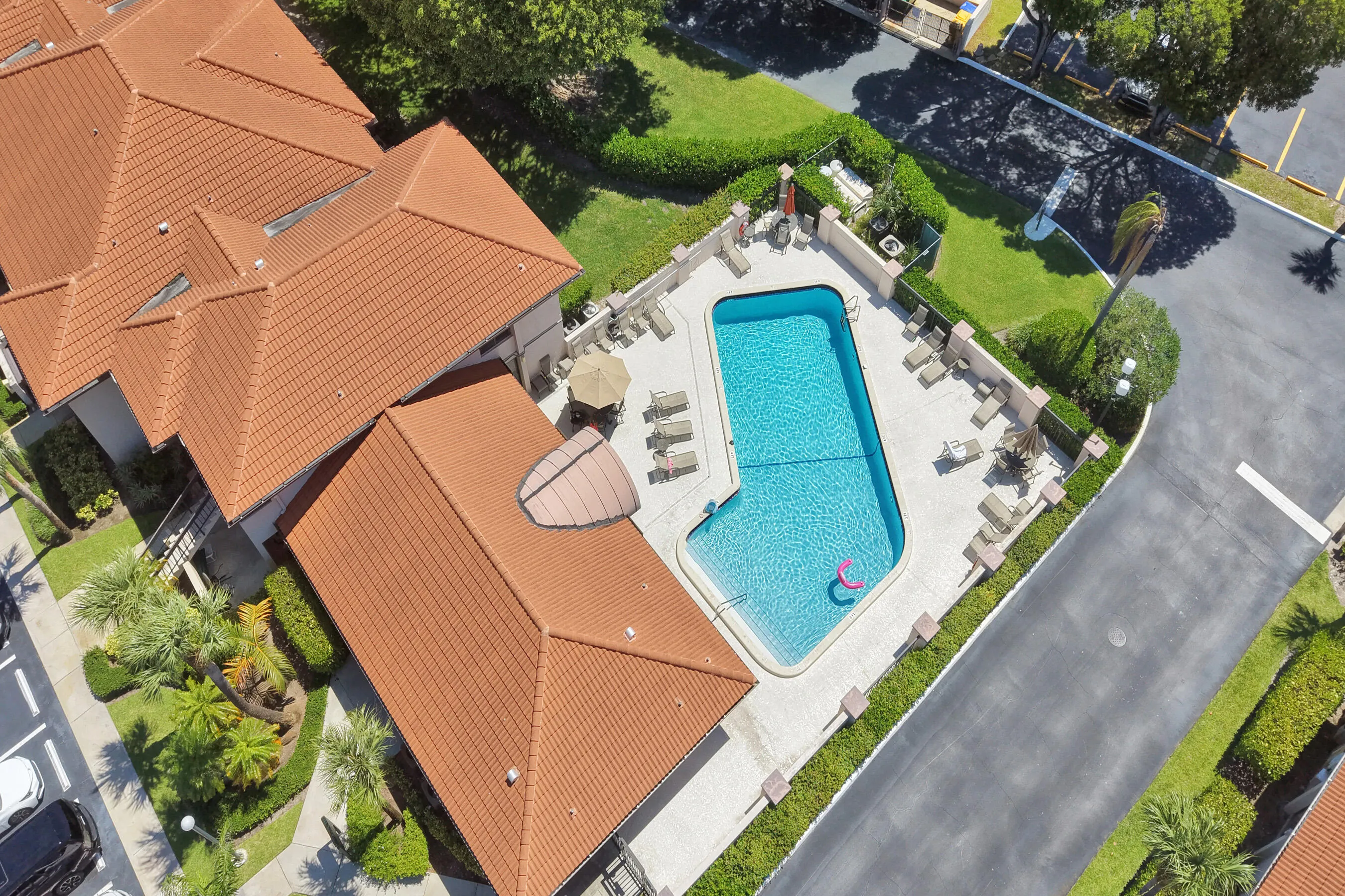 Community Pool & Clubhouse