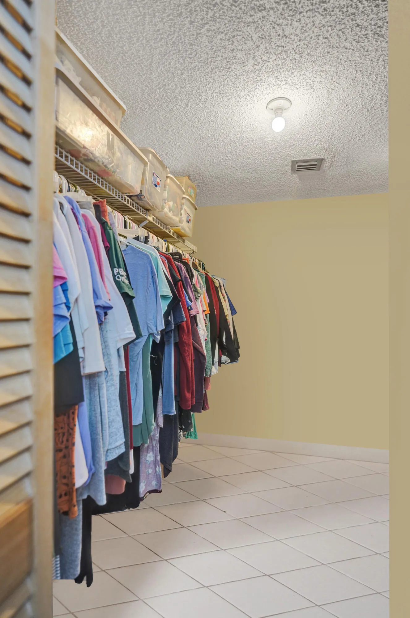 MAIN WALKIN CLOSET