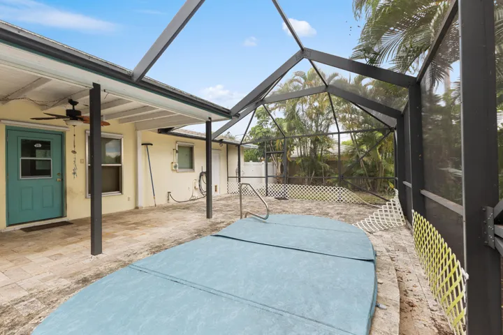 Screened patio